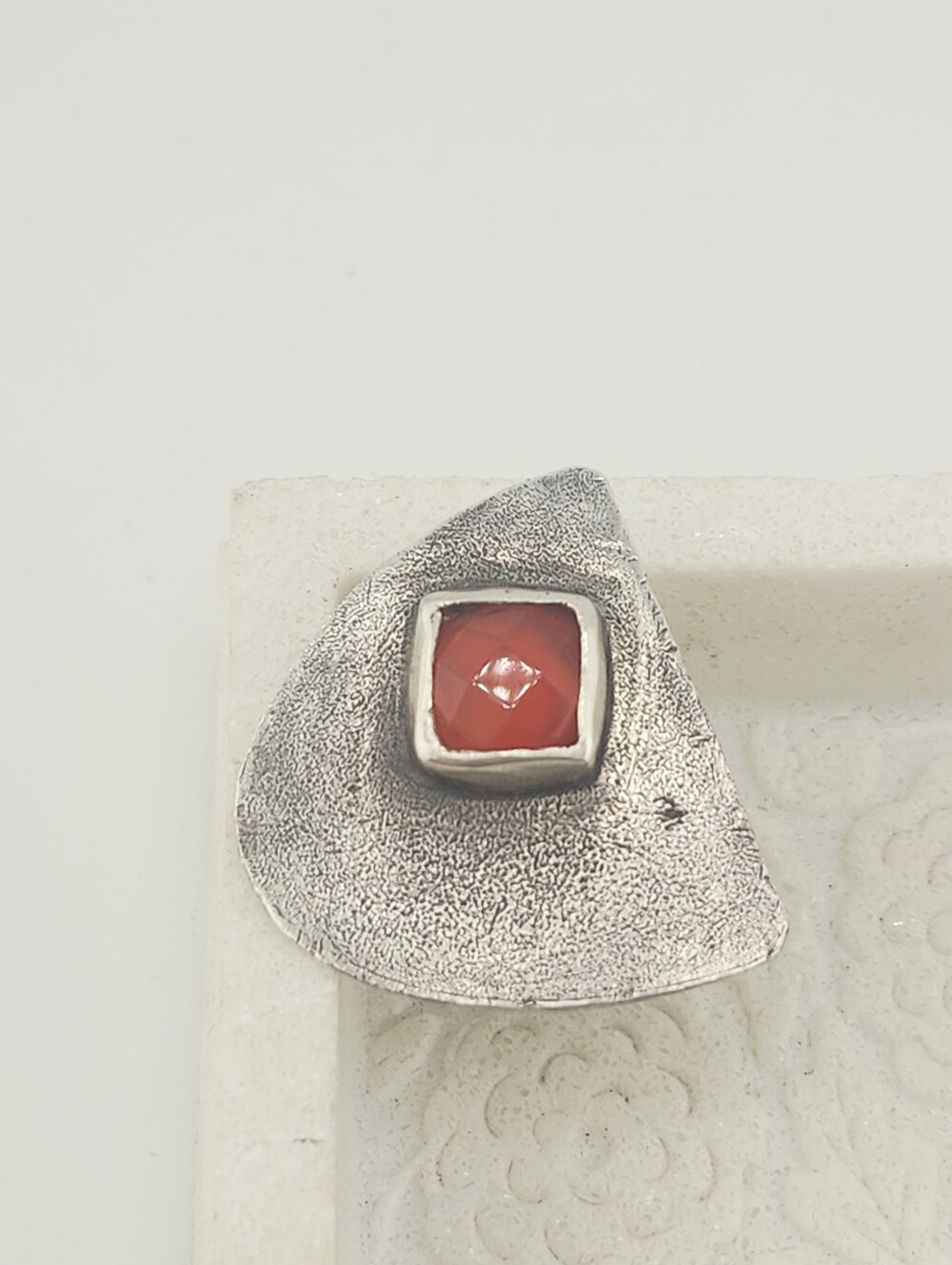 CORNELIAN GEOMETRIC SHAPE RING SIZE 8.5